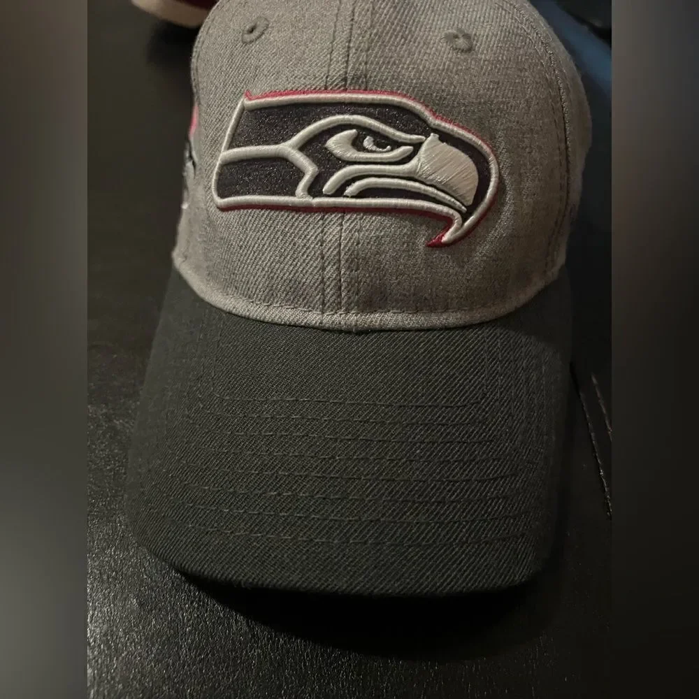 Seattle Seahawks Women’s New Era Breast Cancer Adjustable Cap